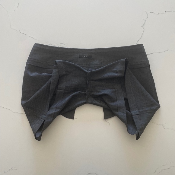 Sisley by United Colors of Benetton | Y2K High-Waisted Dark Gray Tailored Shorts - Picture 7 of 11